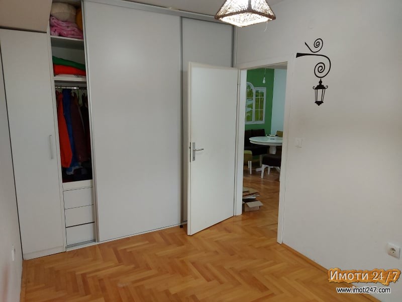 Se prodava stan vo Rasadnik