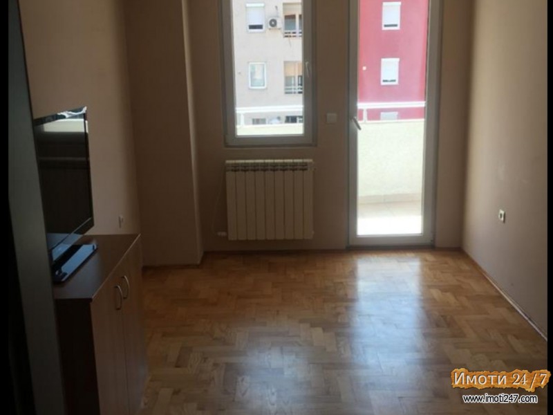 Se prodava stan vo Rasadnik