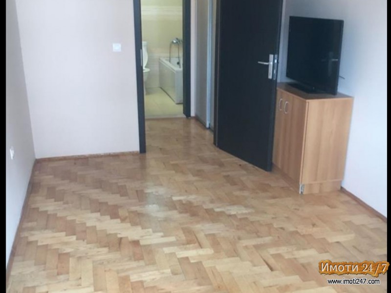 Se prodava stan vo Rasadnik