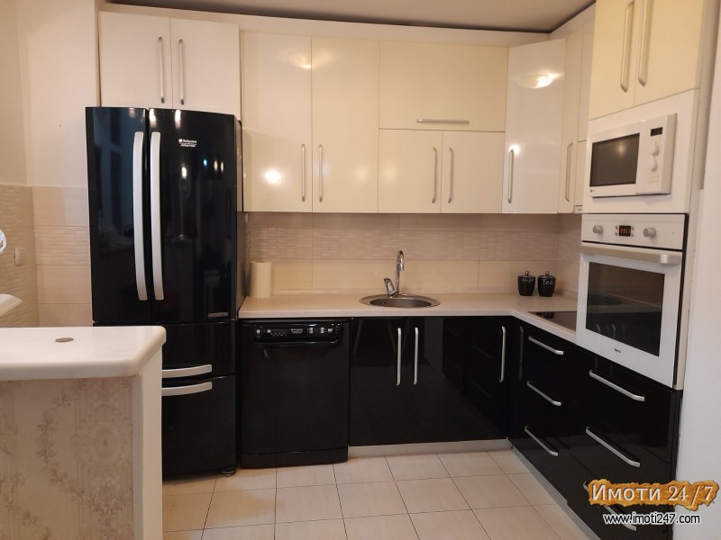 Se izdava luksuzen stan vo centar Skopje