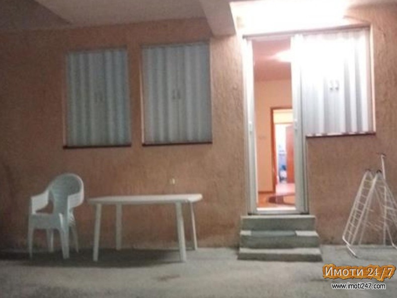 Se izdava stan vo Centar-Skopje