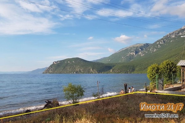 ЕДИНСТВЕН ПЛАЦ НА ОХРИДСКО ЕЗЕРО