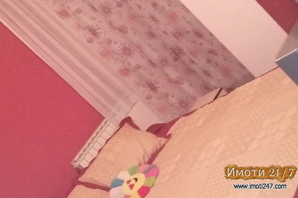 Prodavam stan vo novo lisice na prvi sprat 80m2