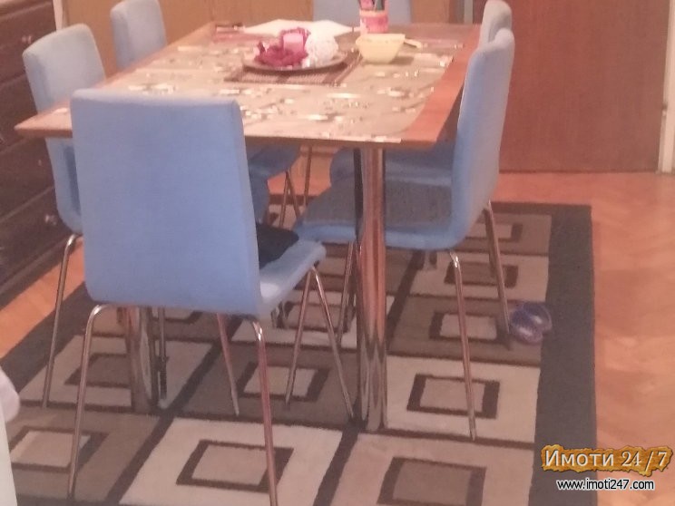 Prodavam stan vo novo lisice na prvi sprat 80m2