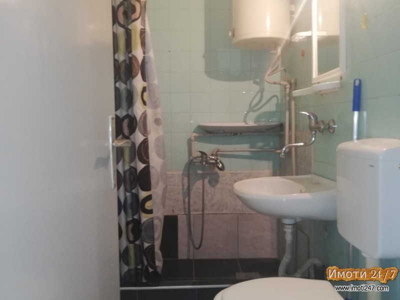 Се издава  гарсоњера  во  строг  центар  на  Скопје