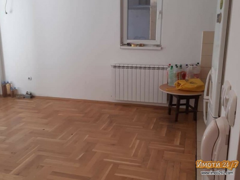 Se prodava stan vo Centar