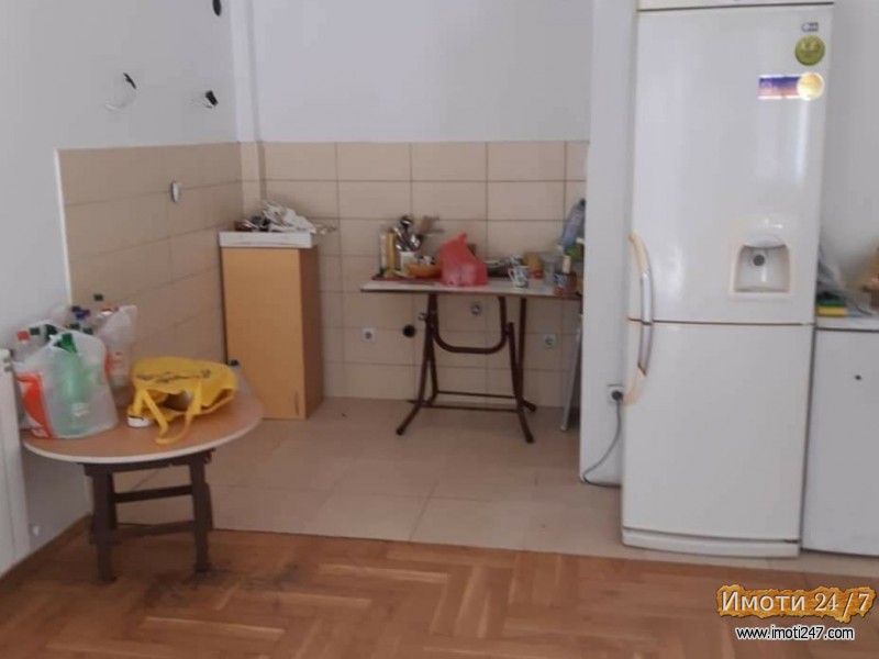 Se prodava stan vo Centar