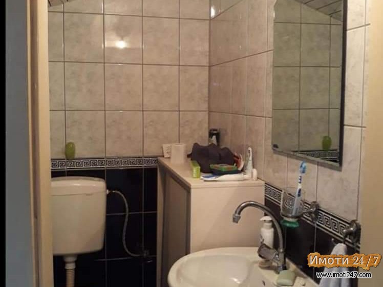 Se prodava stan vo Karpos 1