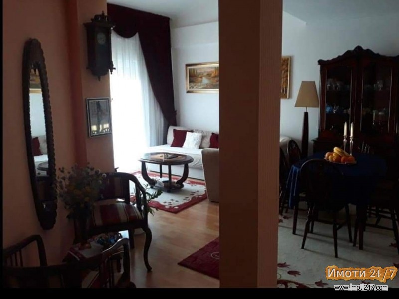 Se prodava stan vo Karpos 1