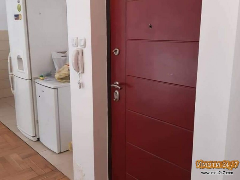 Se prodava stan hitno vo Centar