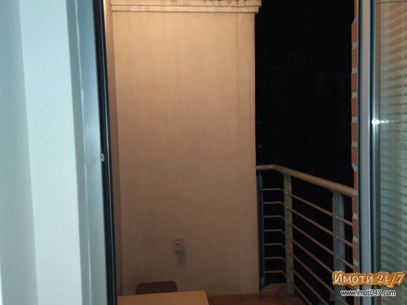 издавам стан 32м2 во центар во зградата на ЕУ