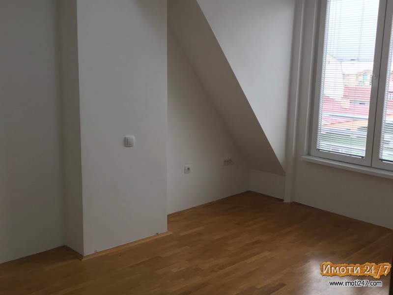 Se izdava nov prazen 3 soben stan vo Centar  Debar Maalo