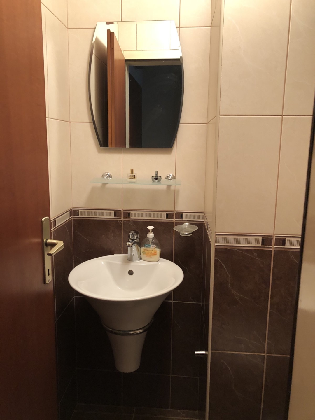 SE IZDAVA EXTRA 3 SOB NAMESTEN STAN CENTAR PARK FONTANA