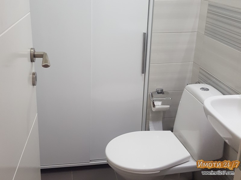 Се изнајмува луксузно уреден стан во близина на хотел Русија