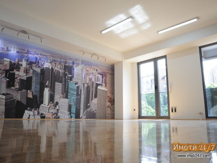 Се издава ЕКСКЛУЗИВЕН ДЕЛОВЕН ПРОСТОР