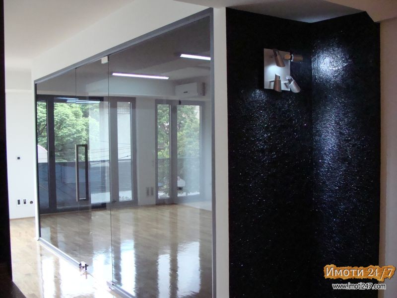 Се издава ЕКСКЛУЗИВЕН ДЕЛОВЕН ПРОСТОР