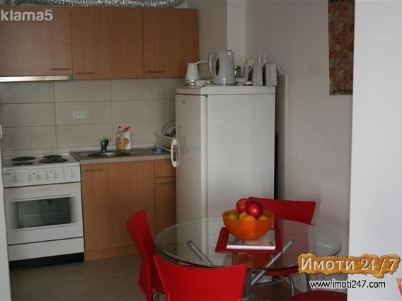 Izdavam stan vo aerodrom vo ELENA LUKA HOME