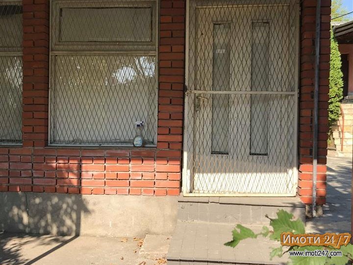 Се продава куќа во населба Ченто