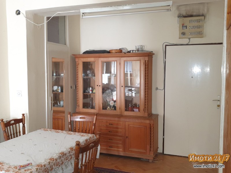 Prodavam stan -trosoben proširen vo Novo Lisiče