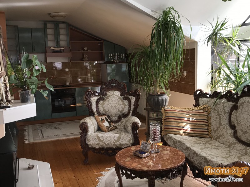 SE PRODAVA KUKJA 143M2+680M2 DVOR VO OKOLINATA NA OHRID