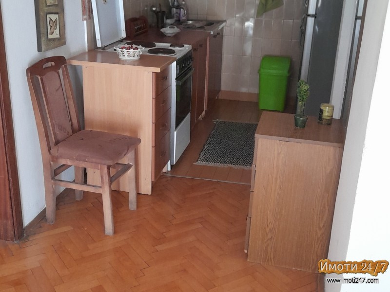 Se izdava namesten stan