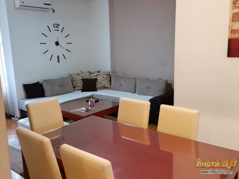 Se Izdava stan 75m2 vo gradski zid Centar Skopje