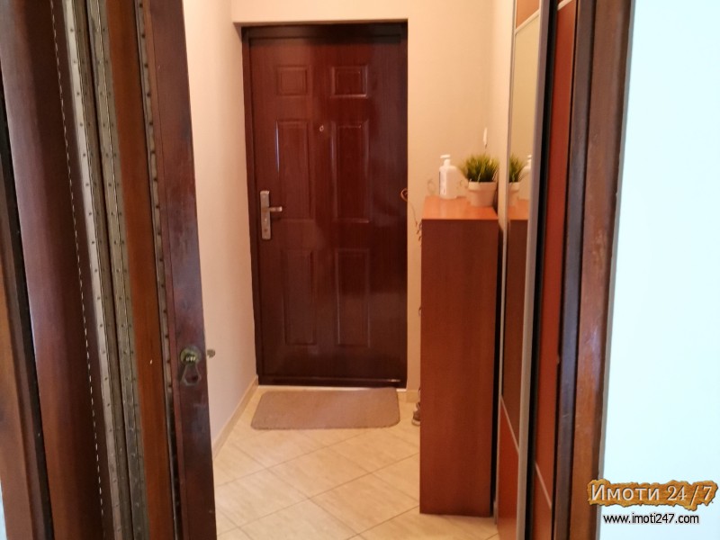 Se Izdava stan 75m2 vo gradski zid Centar Skopje