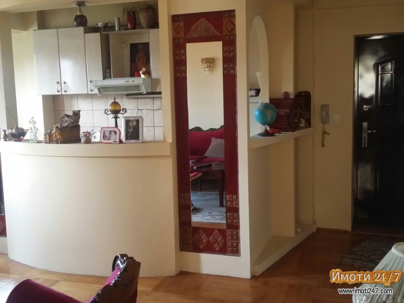 Продажба на трособен стан во Кисела Вода - 71 м2