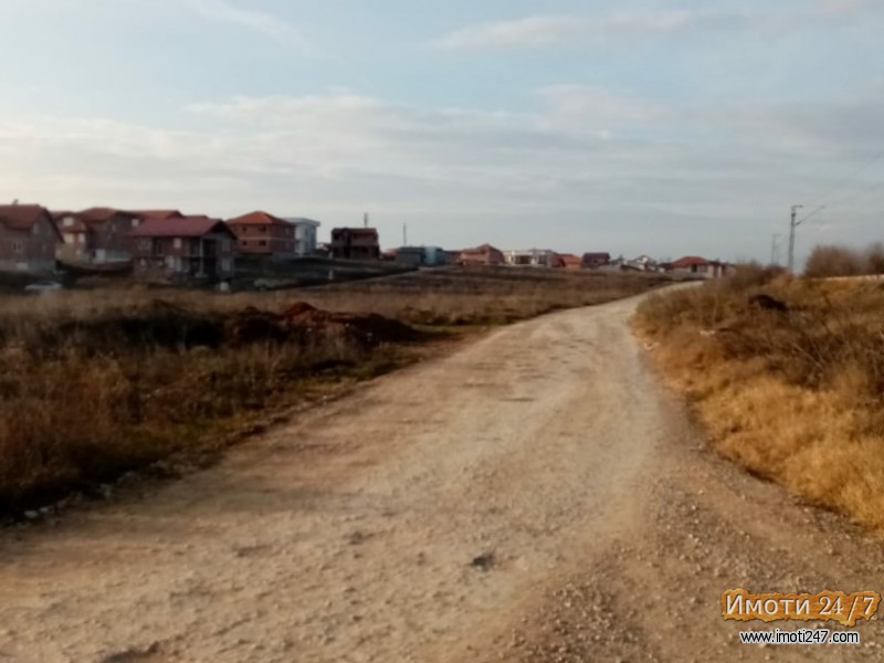 Плац во елитна населба Јака