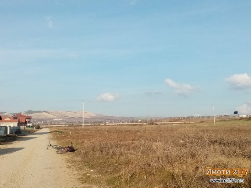 Плац во елитна населба Јака
