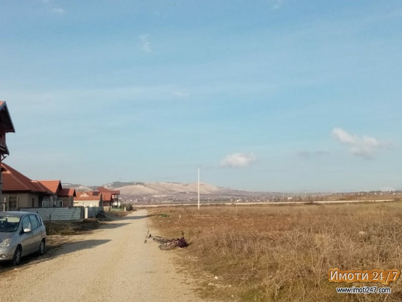 Плац во елитна населба Јака