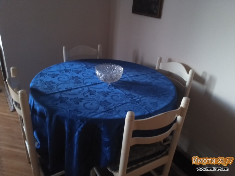 Се издава трособен стан во Ново Лисиче