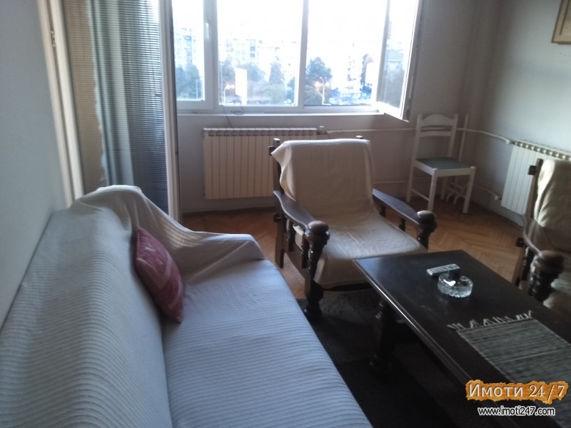 Се издава трособен стан во Ново Лисиче