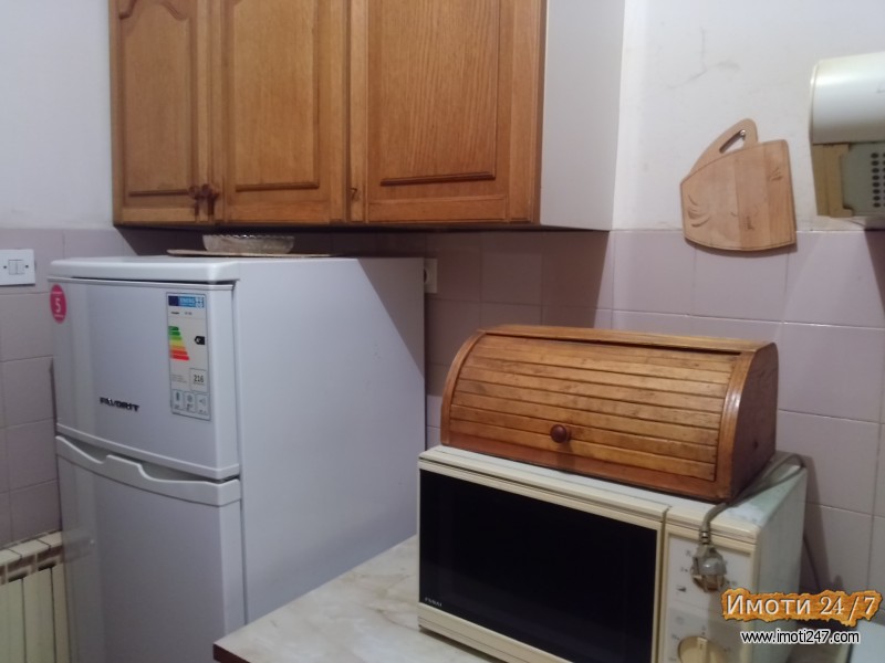 Се издава трособен стан во Ново Лисиче