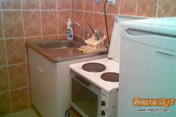 Продавам наместен стан 47м2 Охрид 1кат кај болницата