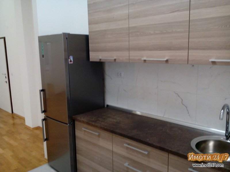 Се изнајмува деловен простор