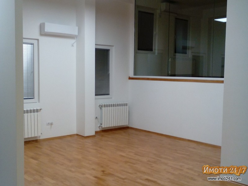 Се изнајмува деловен простор