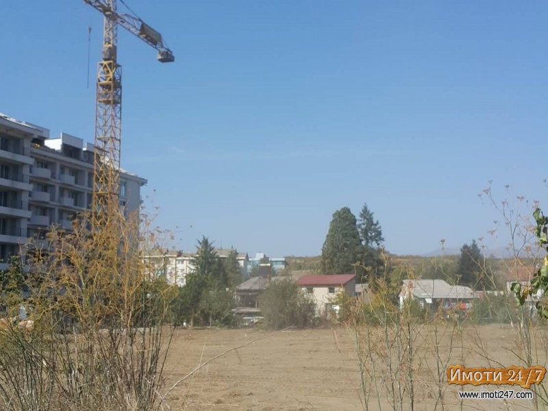 Се продава плац со станбено-деловна намена