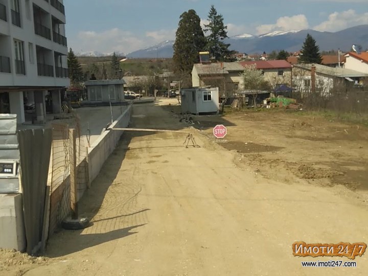Се продава плац со станбено-деловна намена