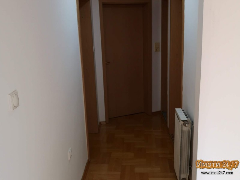 Se izdava Stan pozadi Capitol mall