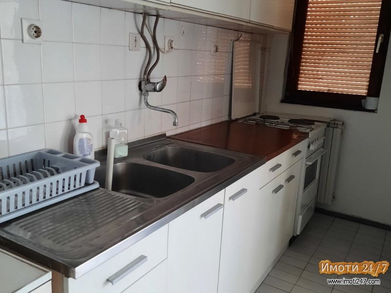 Се изнајмува стан во Центар