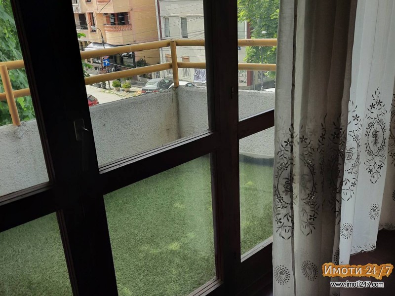 Се изнајмува стан во Центар