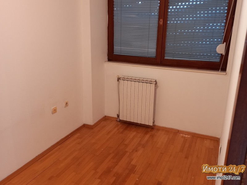 Se izdava garsonjera