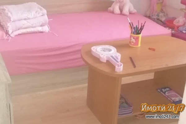 Se prodava stan vo novo lisice 80m2 na prvi sprat na dobra lokacija