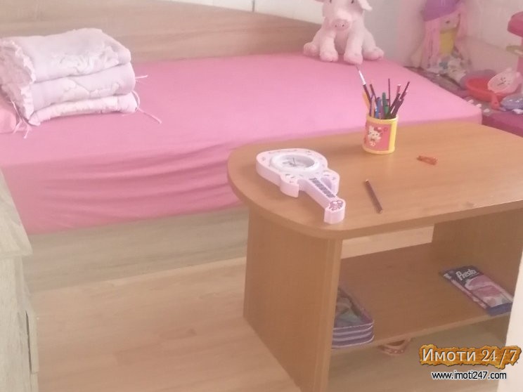 Se prodava stan vo novo lisice 80m2 na prvi sprat na dobra lokacija