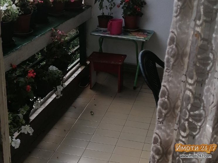 Se prodava stan vo novo lisice 80m2 na prvi sprat na dobra lokacija