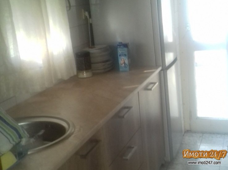 Se prodava stan vo novo lisice 80m2 na prvi sprat na dobra lokacija