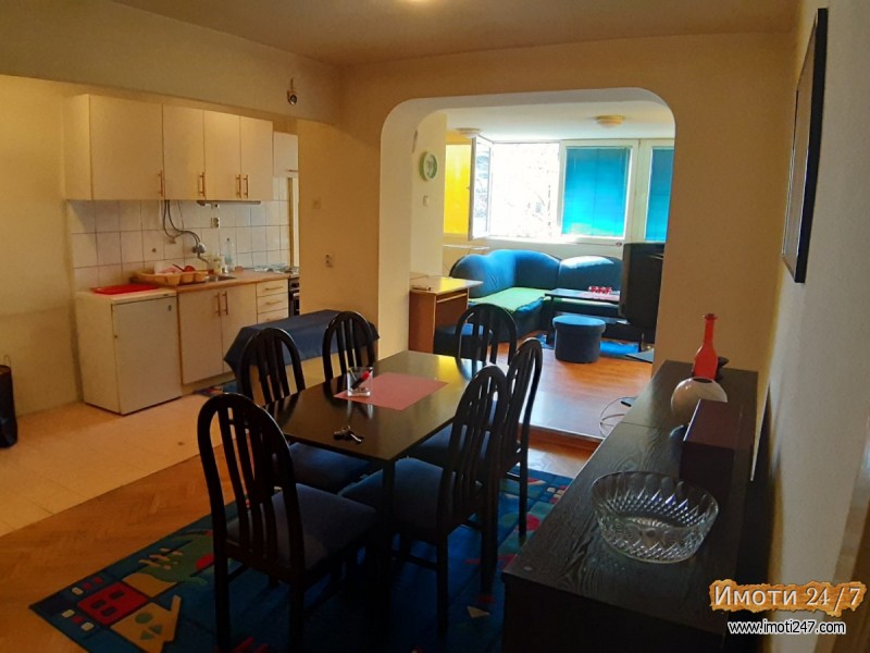 Се издава трособен стан