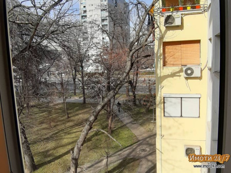 Се издава трособен стан