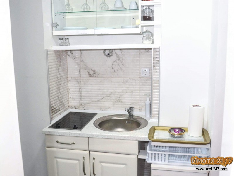 Se izdava apartman do ezerskiot kej